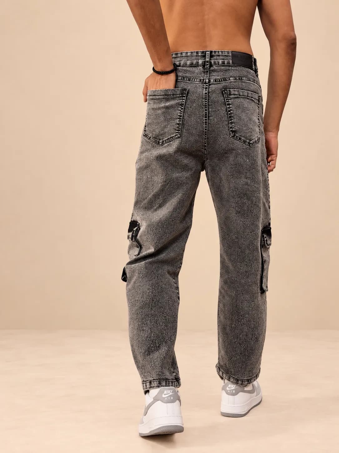 Men's black washed cargo jeans thumbnail 3