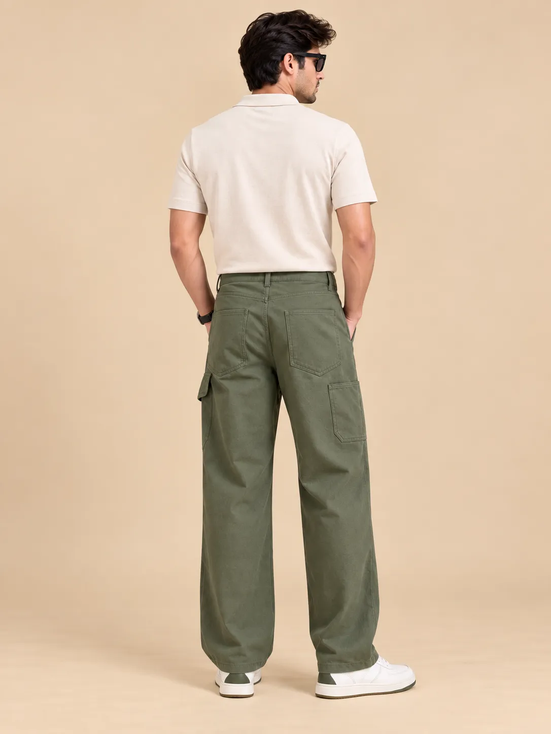 Men's green mid rise straight fit jeans thumbnail 3