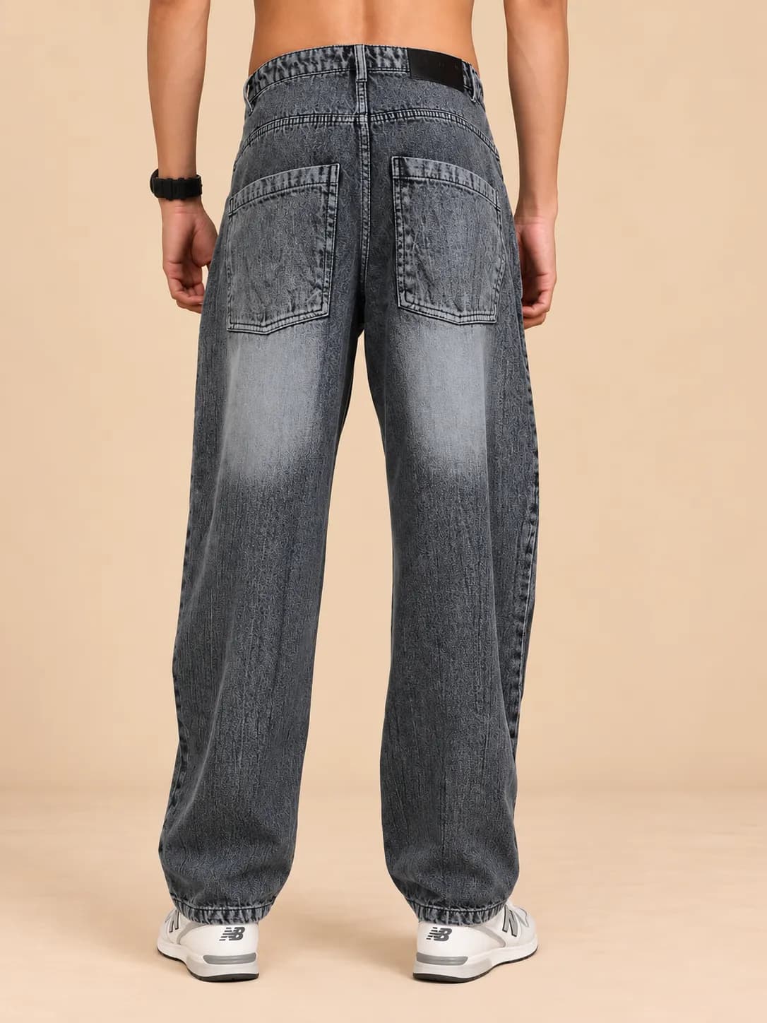 Men grey crinkled-wash effect relax fit jeans thumbnail 3