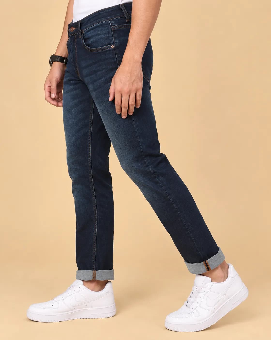 Men lightly mid wash jeans thumbnail 2