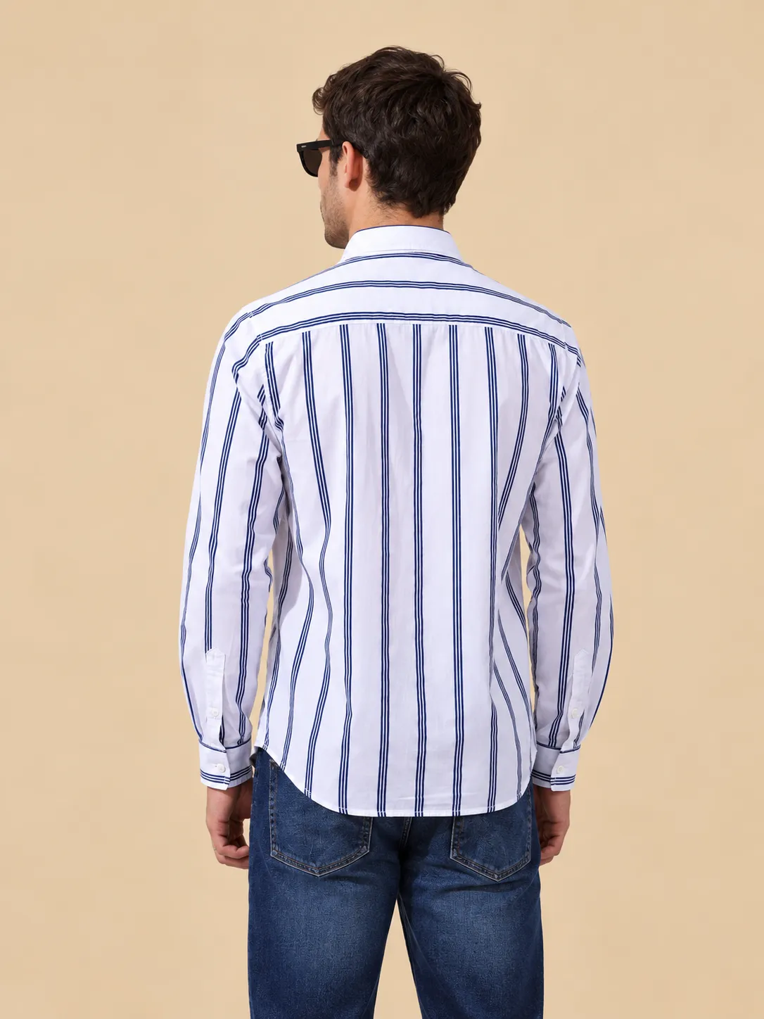 White relaxed fit regular blue line casual thumbnail 3