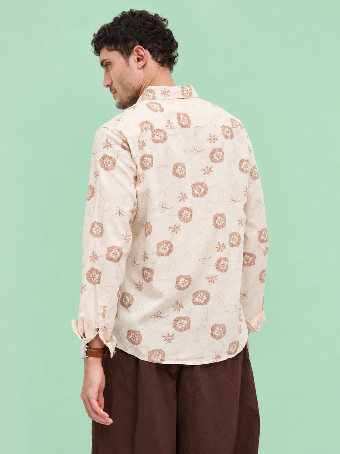 Intricate soft beige thumbnail 3