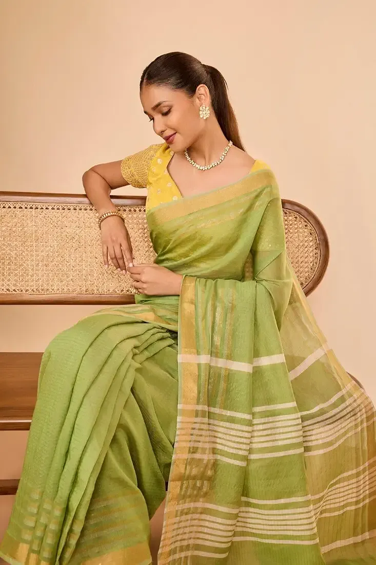 Women Green Bhagalpur Woven Silk Viscose Saree with Unstitched Blouse Piece thumbnail 4