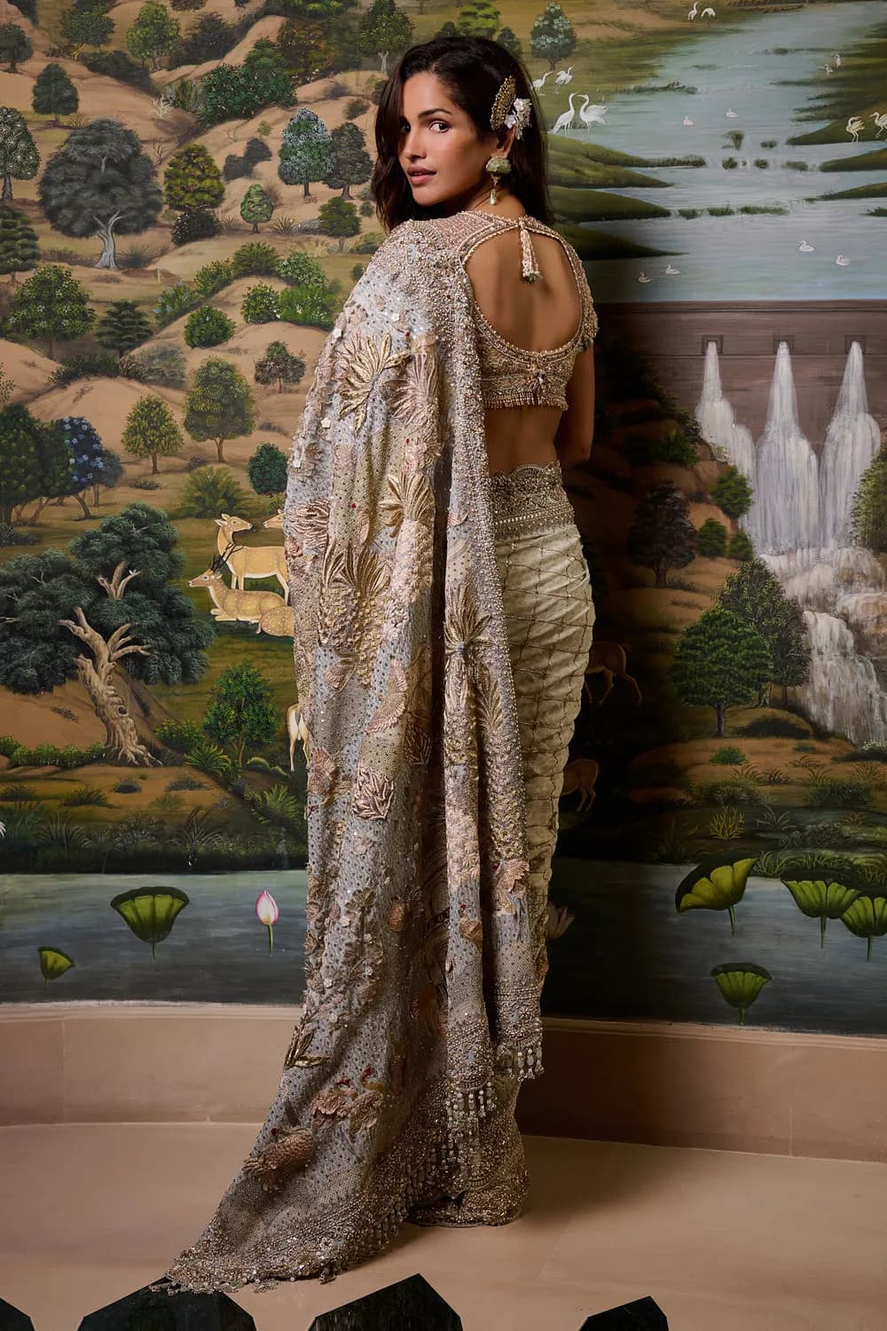 Women’s Beige Cream Heavy Embroidered Designer Saree with Blouse thumbnail 4