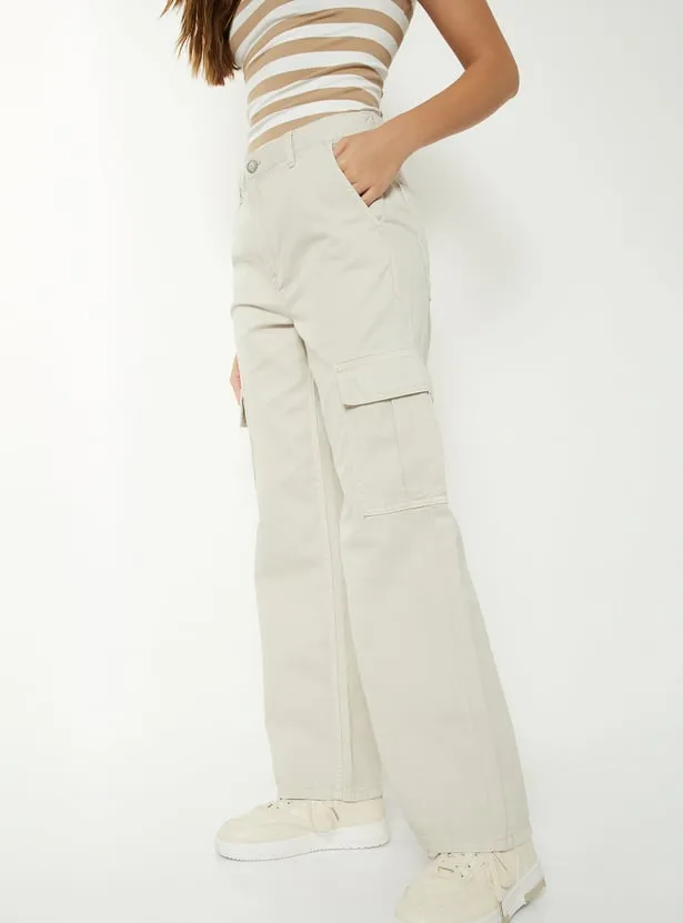 Women High-Rise Cargo Jeans thumbnail 3