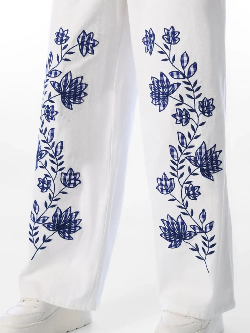 White Embroidered Cotton Pants thumbnail 2