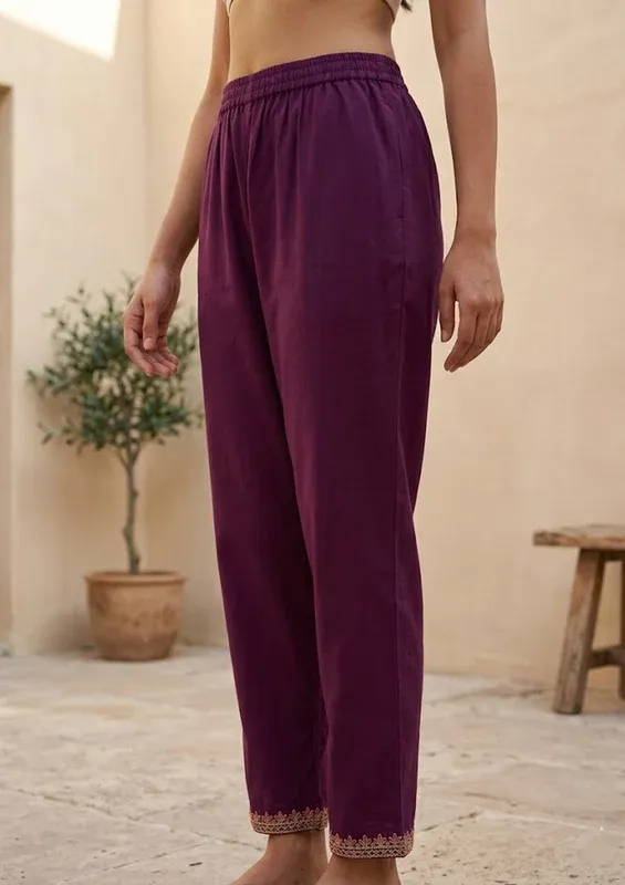 Wine Silk Threadwork Straight Kurta With Regular Pant And Dupatta thumbnail 3