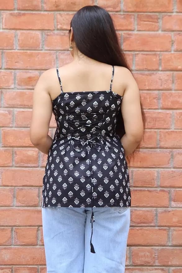 Women Printed Short Kurti with Detachable Shrug Sleeves thumbnail 5