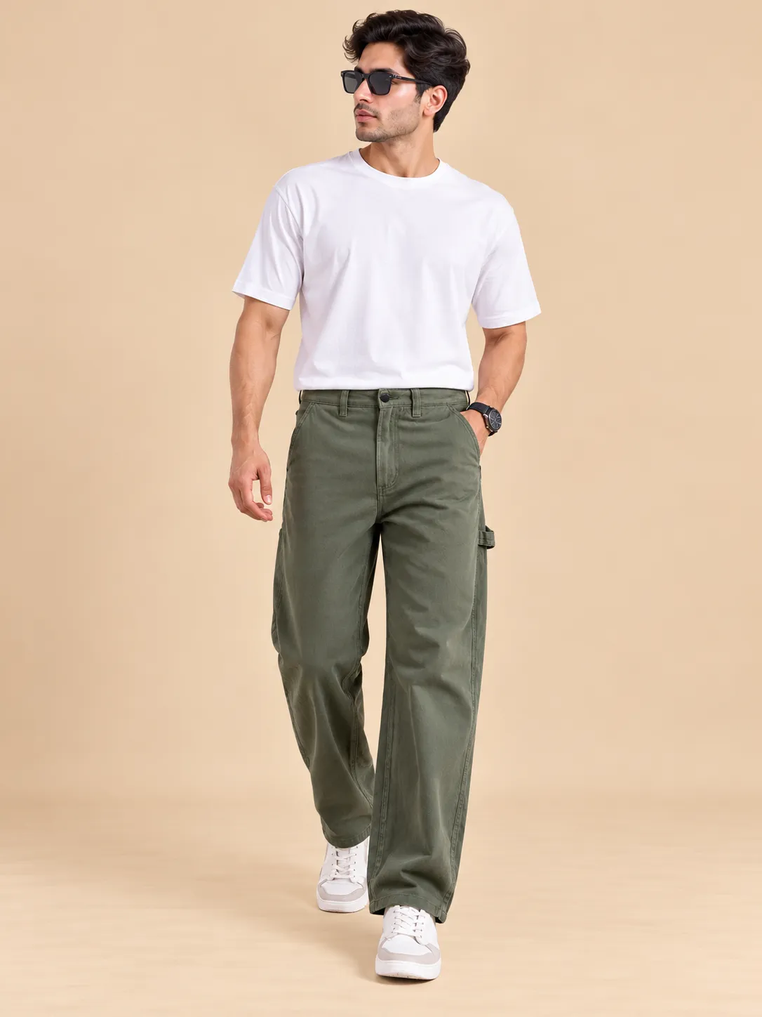 Men's green mid rise straight fit jeans