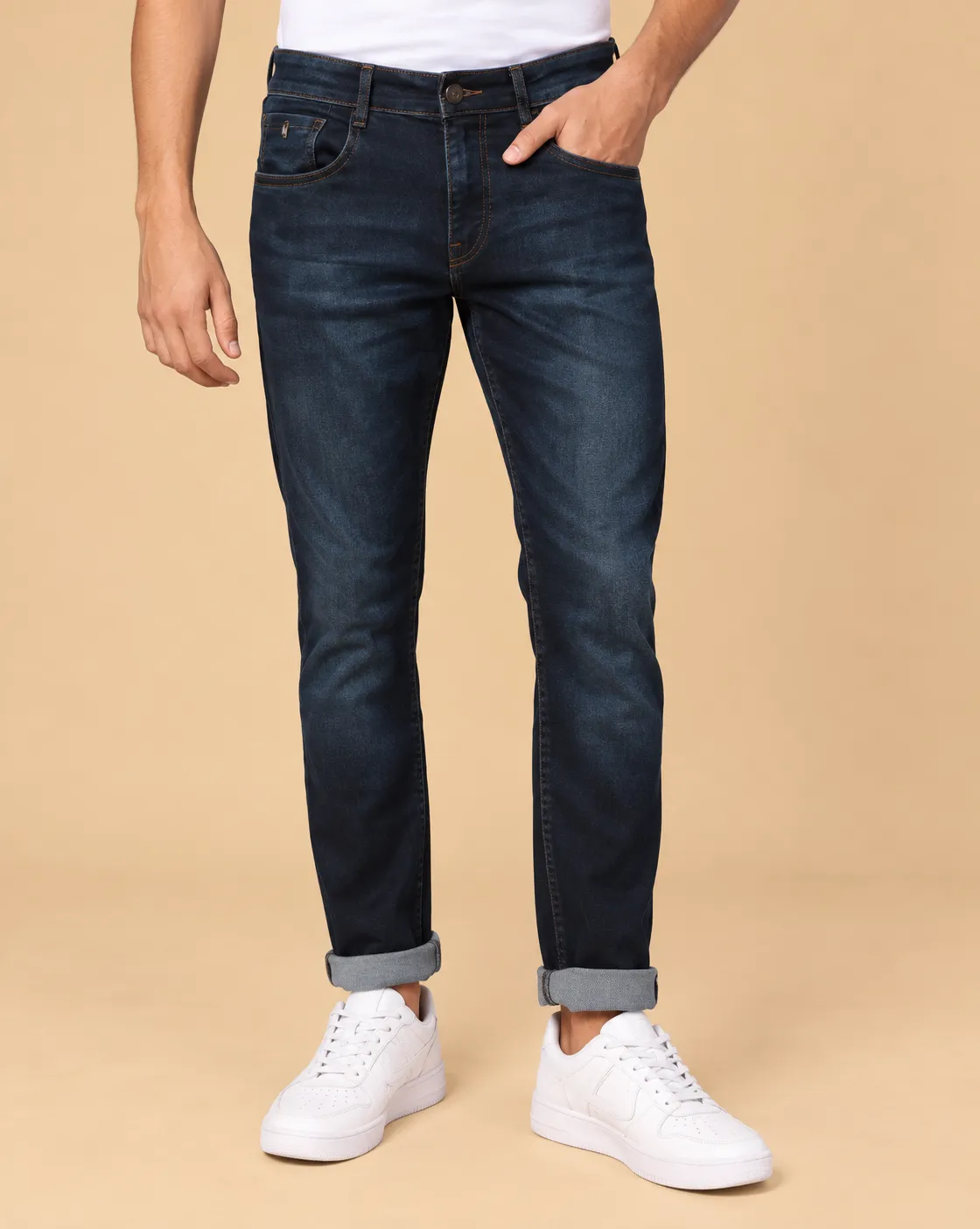 Men lightly mid wash jeans
