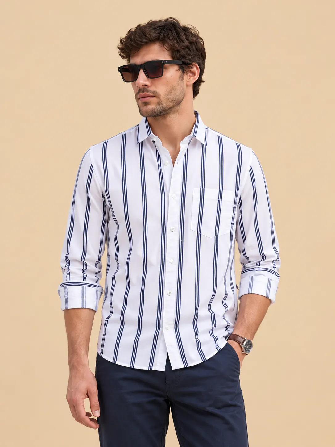 White relaxed fit regular blue line casual