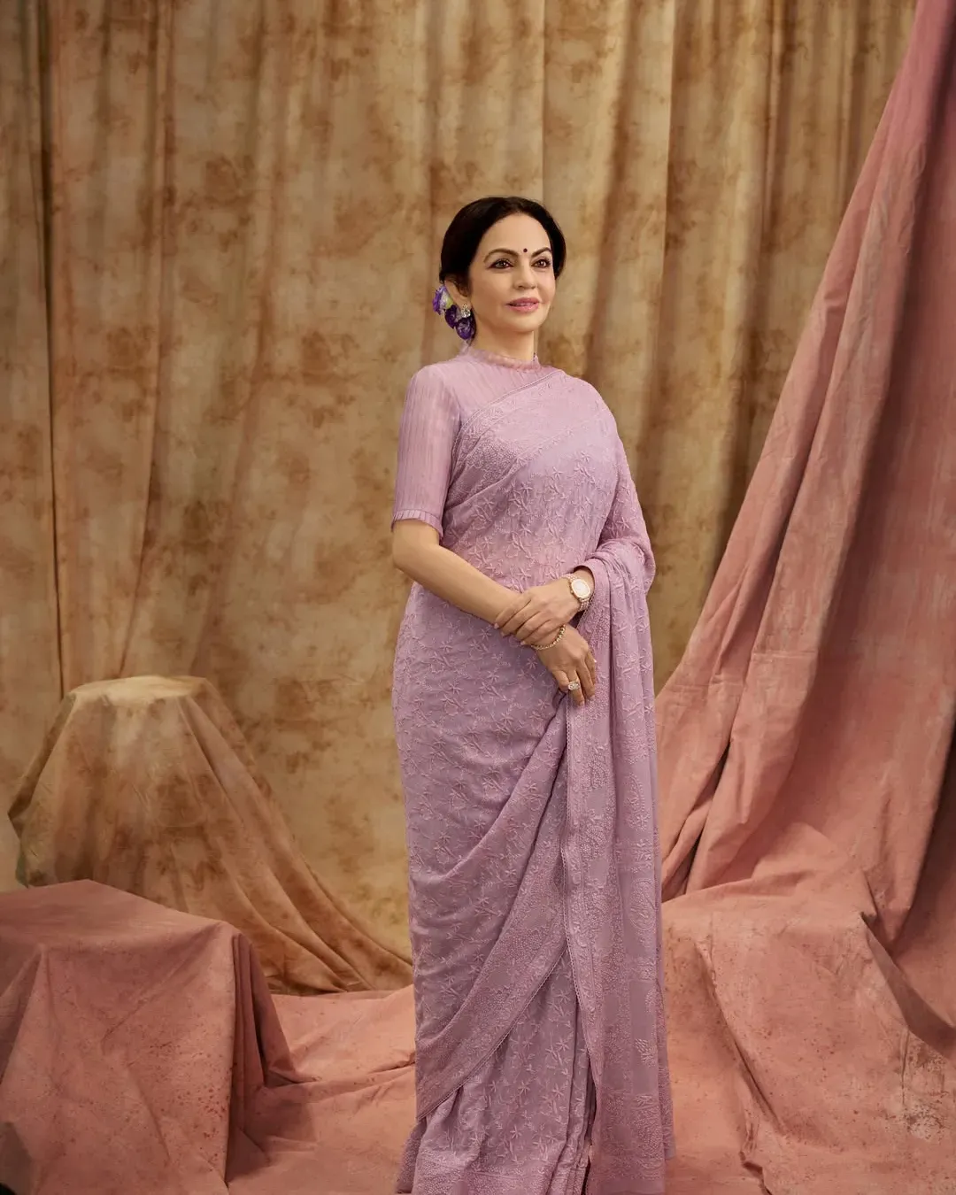 Women Lavender Floral Embroidered Festive Saree with Blouse Piece